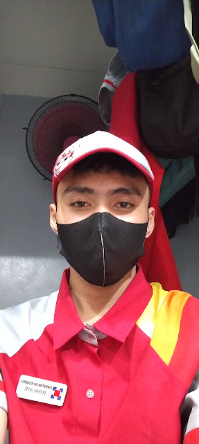 Jollibee Service Crew